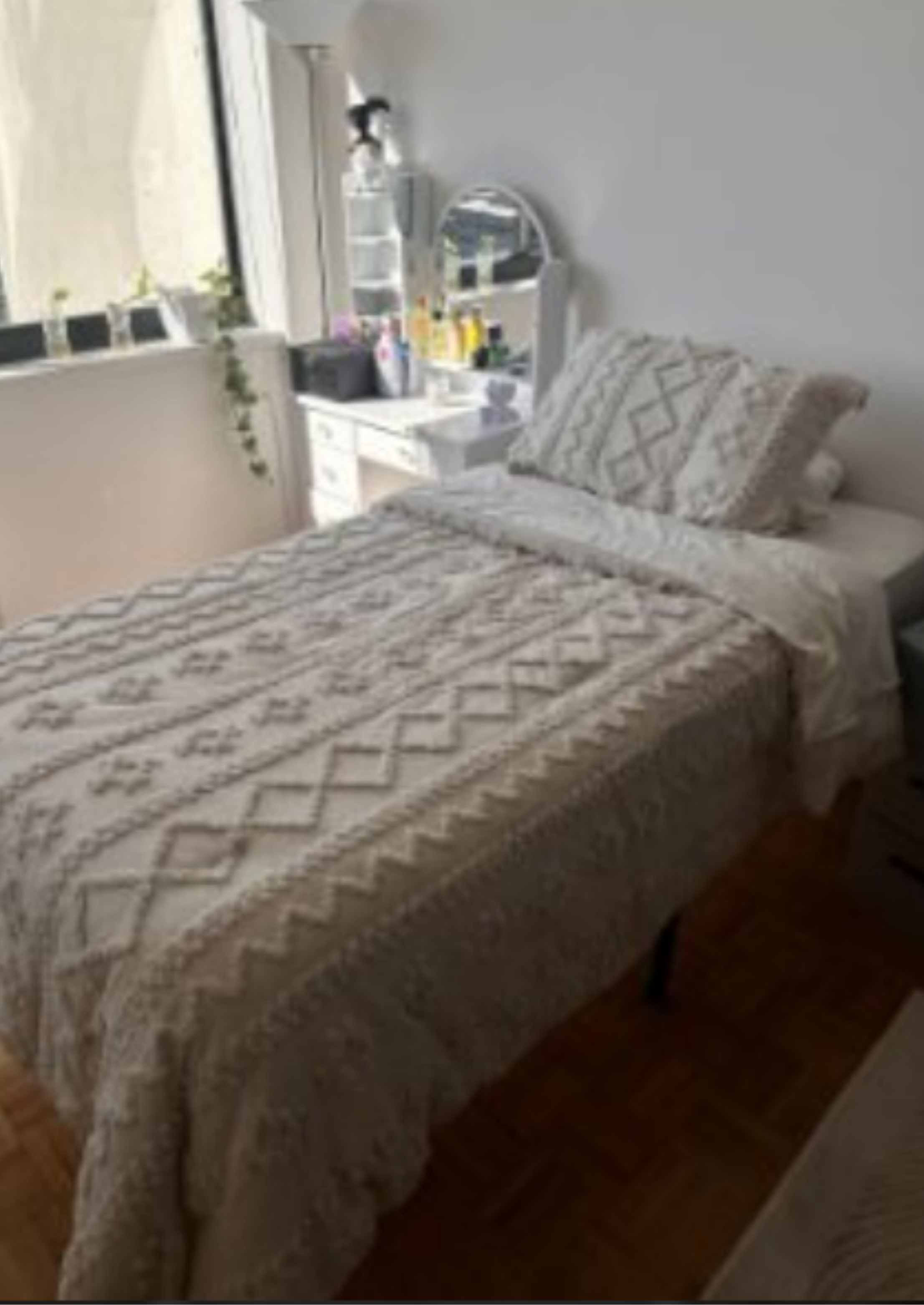 Customer photo, tufted comforter