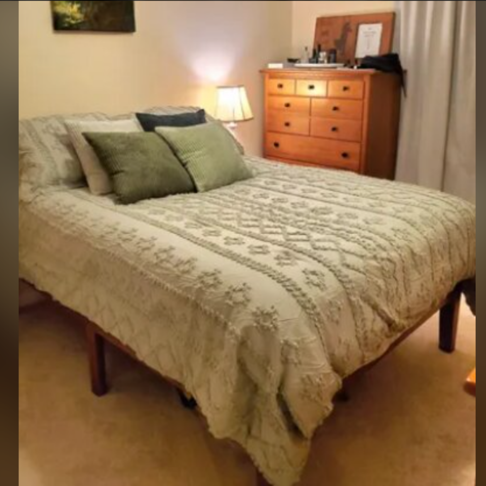 Customer photo, tufted comforter